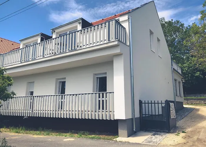 Patent, Your In Badacsony Bed & Breakfast Badacsonytomaj